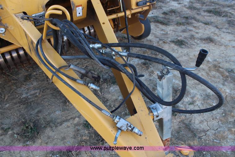 image for item I5943 2008 Vermeer 605M round baler