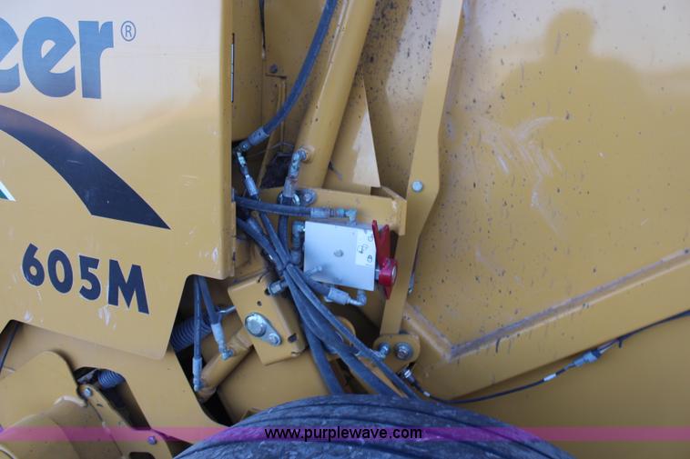 image for item I5943 2008 Vermeer 605M round baler