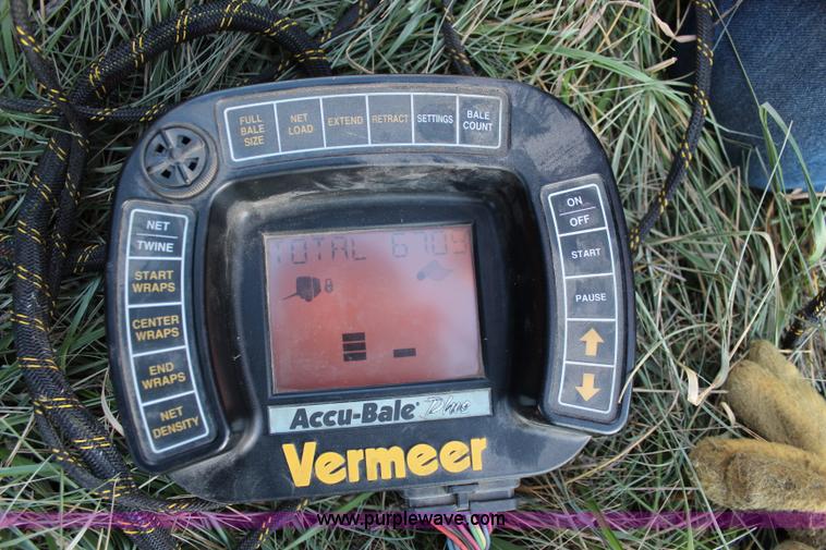 image for item I5943 2008 Vermeer 605M round baler