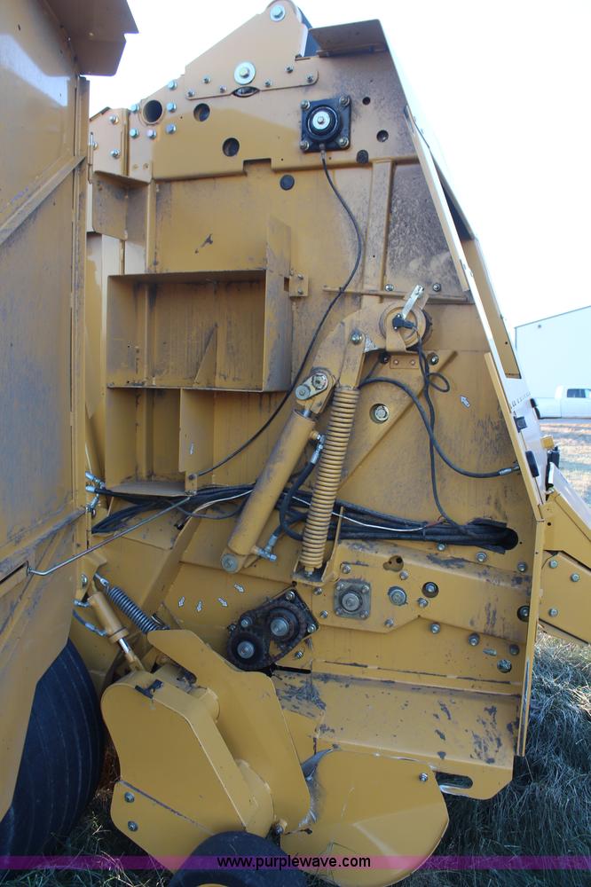 image for item I5944 2010 Vermeer 605 Super M round baler