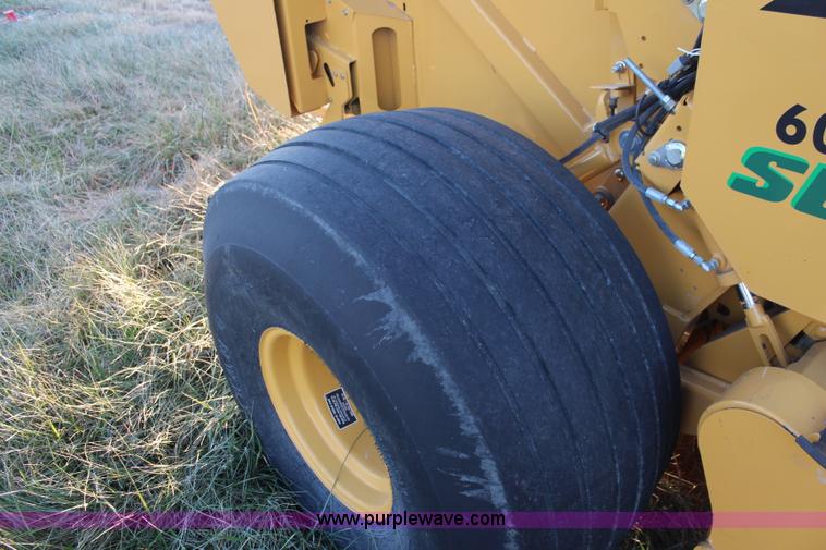 image for item I5944 2010 Vermeer 605 Super M round baler