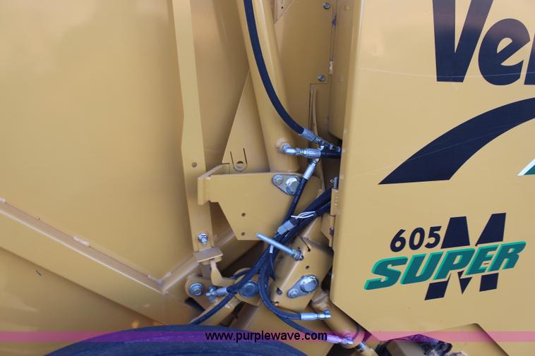 image for item I5944 2010 Vermeer 605 Super M round baler
