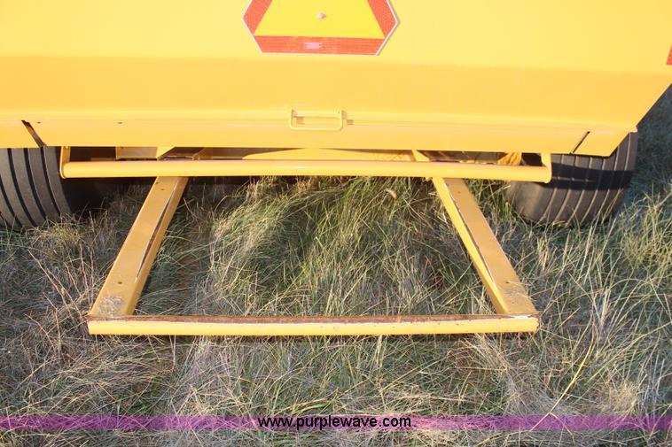 image for item I5944 2010 Vermeer 605 Super M round baler