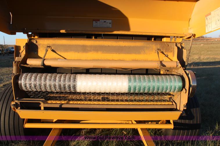 image for item I5944 2010 Vermeer 605 Super M round baler