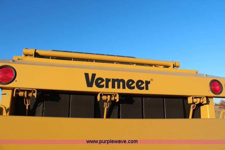 image for item I5944 2010 Vermeer 605 Super M round baler