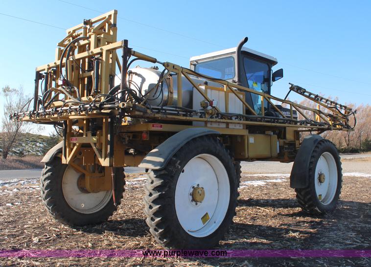 image for item I5945 1997 Ag-Chem RoGator 854 self-propelled sprayer