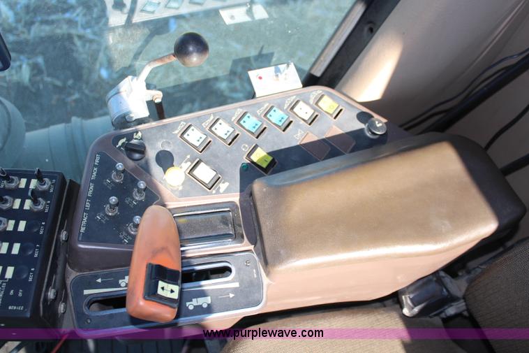 image for item I5945 1997 Ag-Chem RoGator 854 self-propelled sprayer