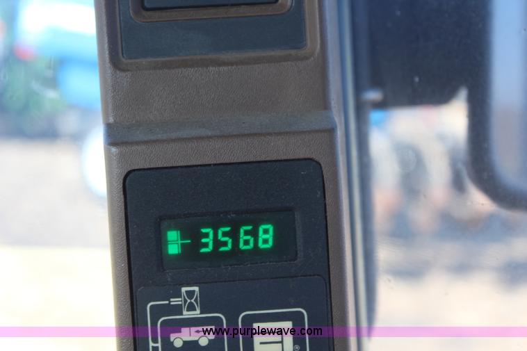 image for item I5945 1997 Ag-Chem RoGator 854 self-propelled sprayer