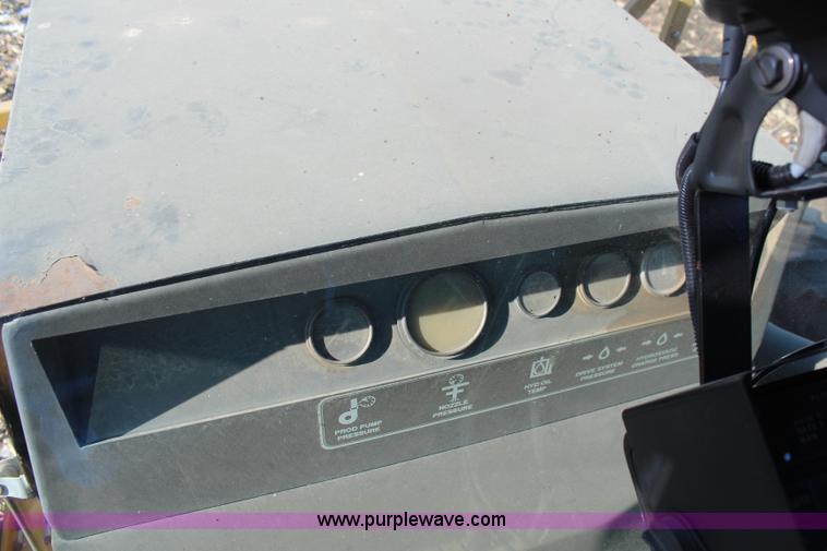 image for item I5945 1997 Ag-Chem RoGator 854 self-propelled sprayer