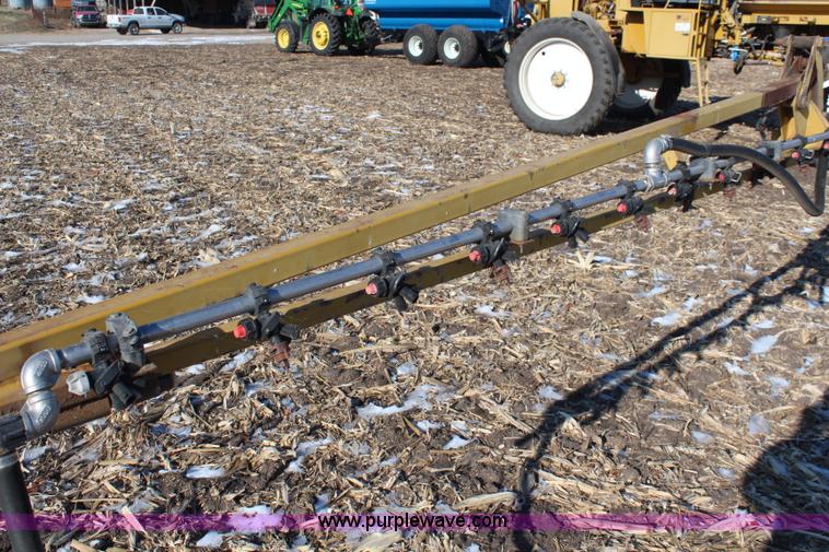 image for item I5945 1997 Ag-Chem RoGator 854 self-propelled sprayer