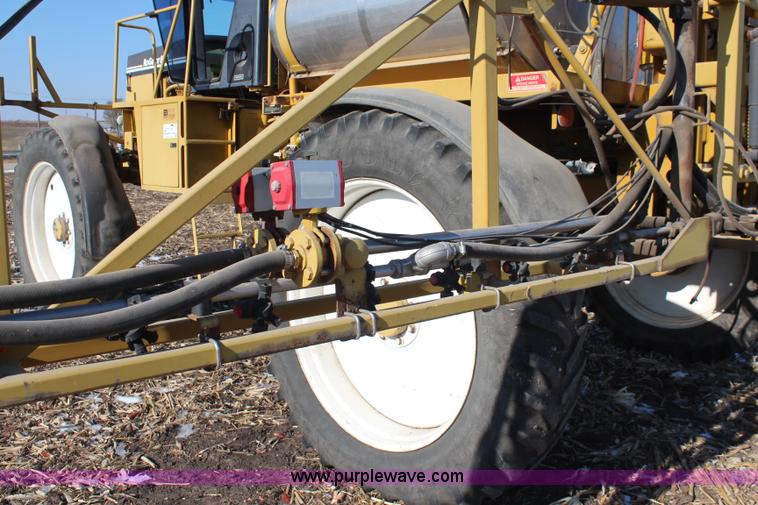 image for item I5945 1997 Ag-Chem RoGator 854 self-propelled sprayer