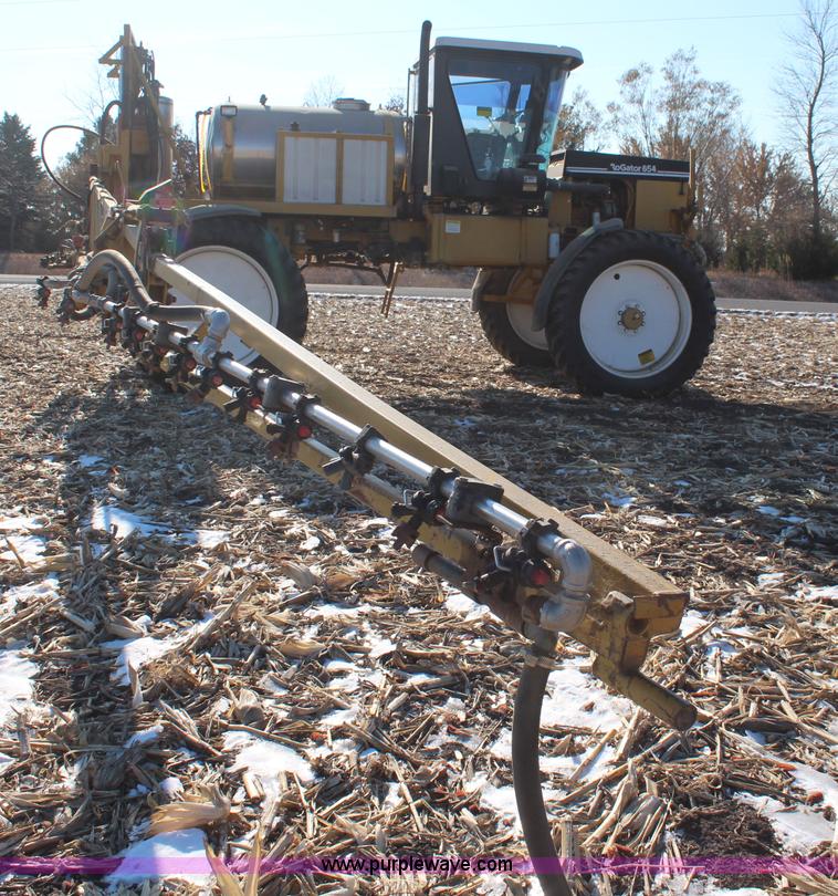 image for item I5945 1997 Ag-Chem RoGator 854 self-propelled sprayer