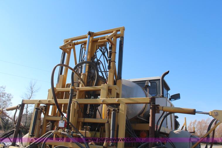 image for item I5945 1997 Ag-Chem RoGator 854 self-propelled sprayer