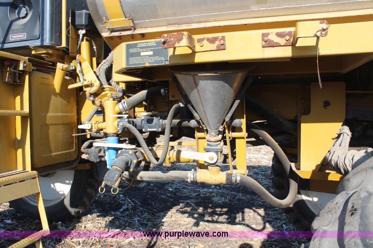 image for item I5945 1997 Ag-Chem RoGator 854 self-propelled sprayer