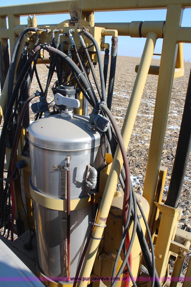 image for item I5945 1997 Ag-Chem RoGator 854 self-propelled sprayer