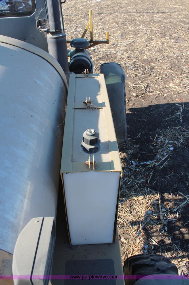 image for item I5945 1997 Ag-Chem RoGator 854 self-propelled sprayer