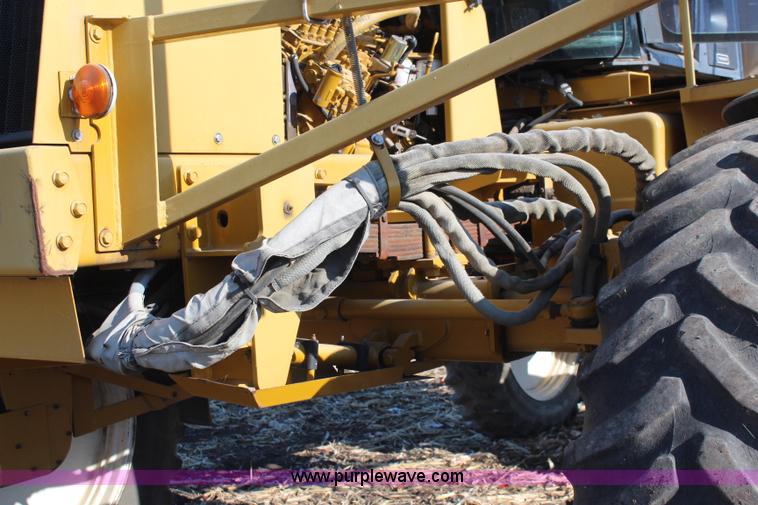 image for item I5945 1997 Ag-Chem RoGator 854 self-propelled sprayer