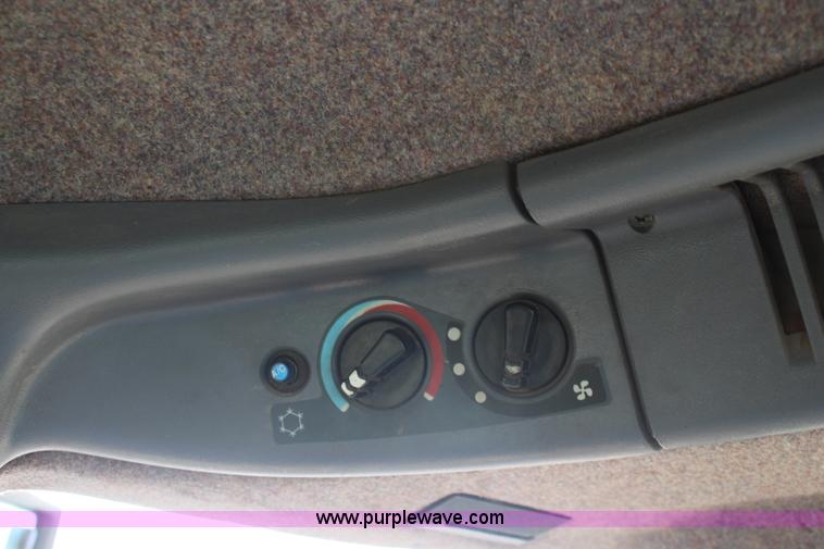 image for item I5951 1997 Caterpillar Challenger 55 tractor