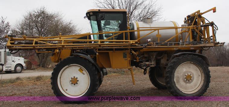 image for item I5959 2002 Ag-Chem RoGator 854 self-propelled sprayer
