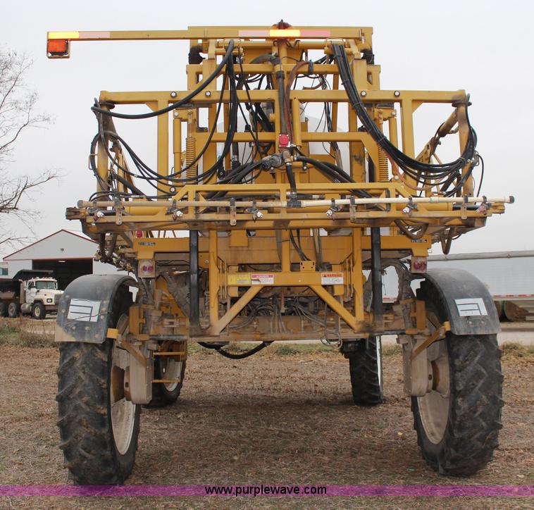 image for item I5959 2002 Ag-Chem RoGator 854 self-propelled sprayer