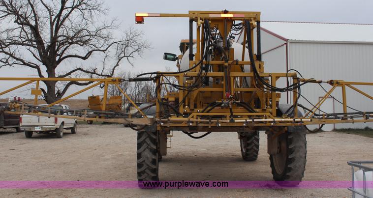 image for item I5959 2002 Ag-Chem RoGator 854 self-propelled sprayer