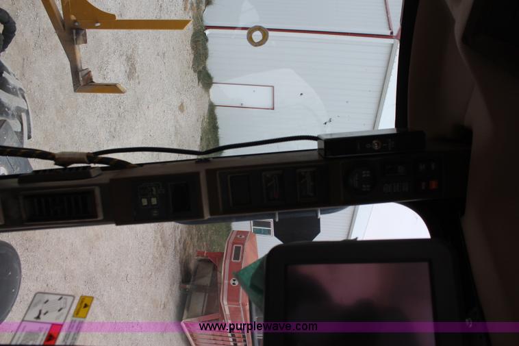 image for item I5959 2002 Ag-Chem RoGator 854 self-propelled sprayer