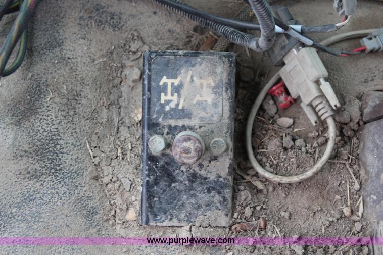 image for item I5959 2002 Ag-Chem RoGator 854 self-propelled sprayer