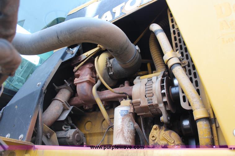 image for item I5959 2002 Ag-Chem RoGator 854 self-propelled sprayer