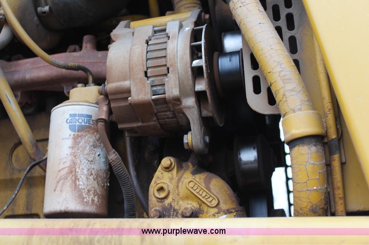 image for item I5959 2002 Ag-Chem RoGator 854 self-propelled sprayer