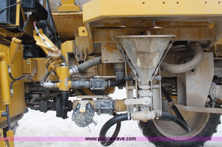 image for item I5959 2002 Ag-Chem RoGator 854 self-propelled sprayer