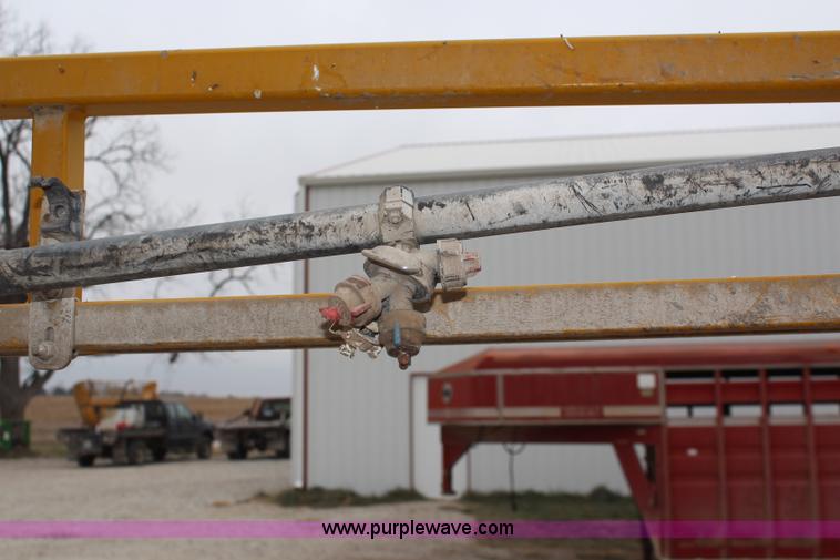 image for item I5959 2002 Ag-Chem RoGator 854 self-propelled sprayer