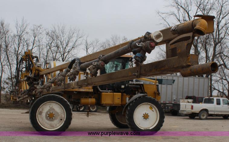 image for item I5959 2002 Ag-Chem RoGator 854 self-propelled sprayer