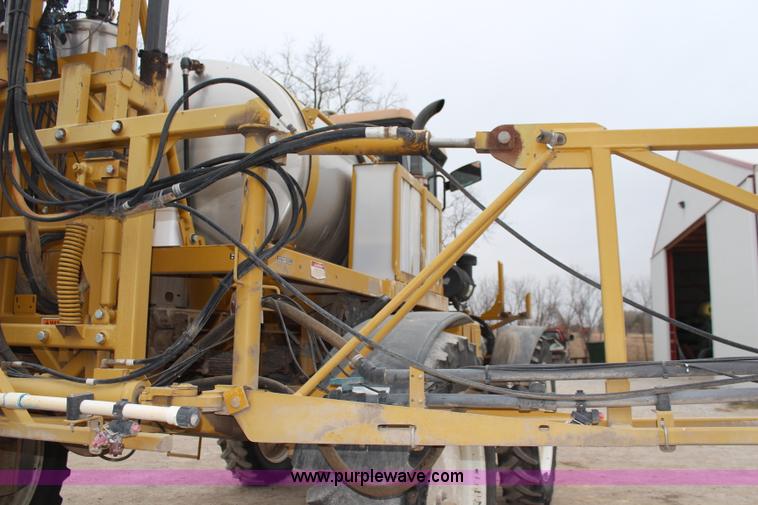 image for item I5959 2002 Ag-Chem RoGator 854 self-propelled sprayer