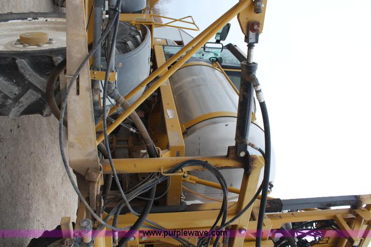 image for item I5959 2002 Ag-Chem RoGator 854 self-propelled sprayer