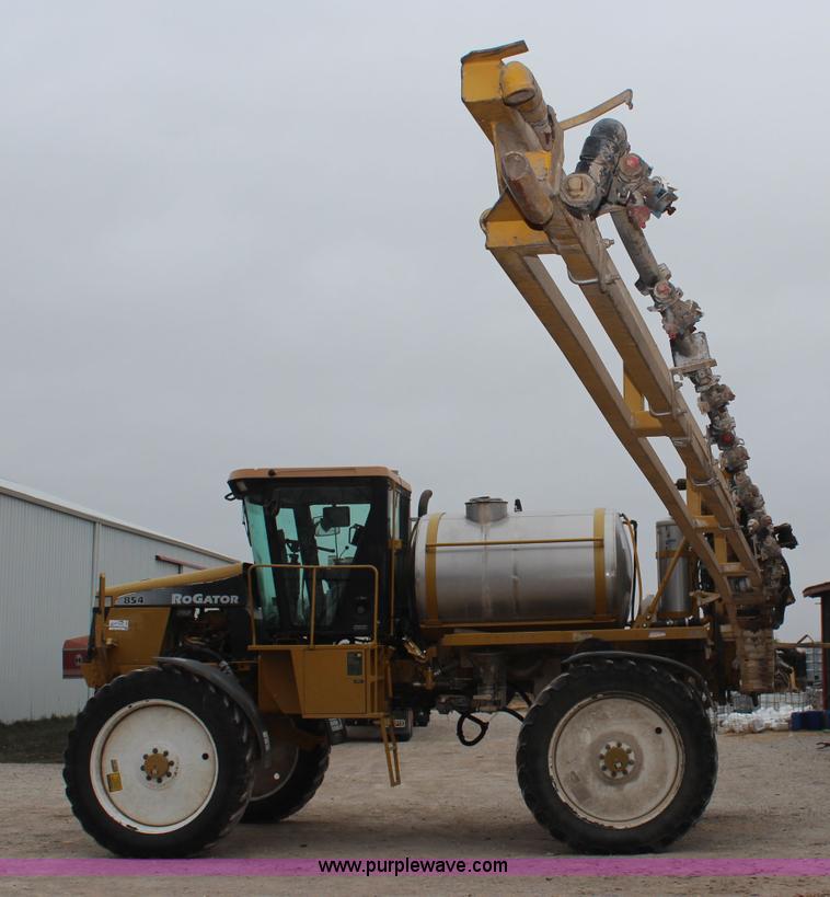 image for item I5959 2002 Ag-Chem RoGator 854 self-propelled sprayer
