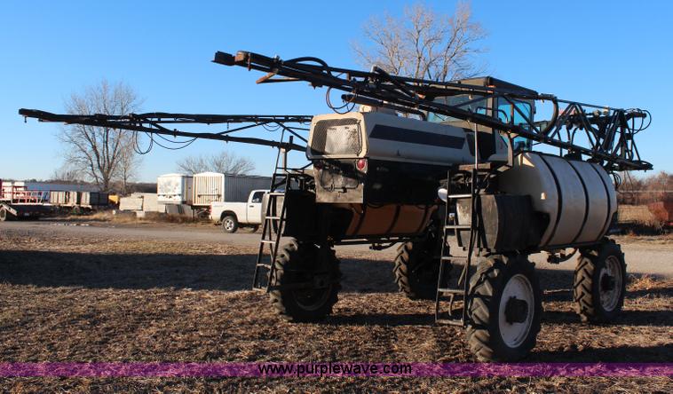 image for item I5961 1993 Hagie 280 self-propelled sprayer
