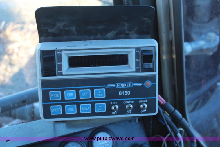 image for item I5961 1993 Hagie 280 self-propelled sprayer