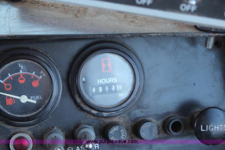 image for item I5961 1993 Hagie 280 self-propelled sprayer