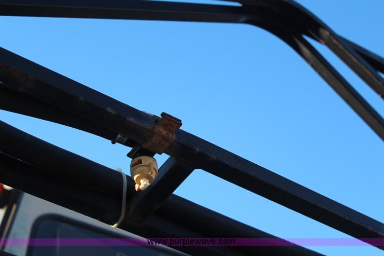 image for item I5961 1993 Hagie 280 self-propelled sprayer