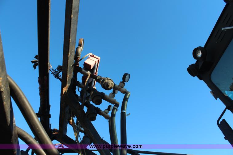 image for item I5961 1993 Hagie 280 self-propelled sprayer