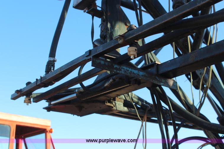 image for item I5961 1993 Hagie 280 self-propelled sprayer