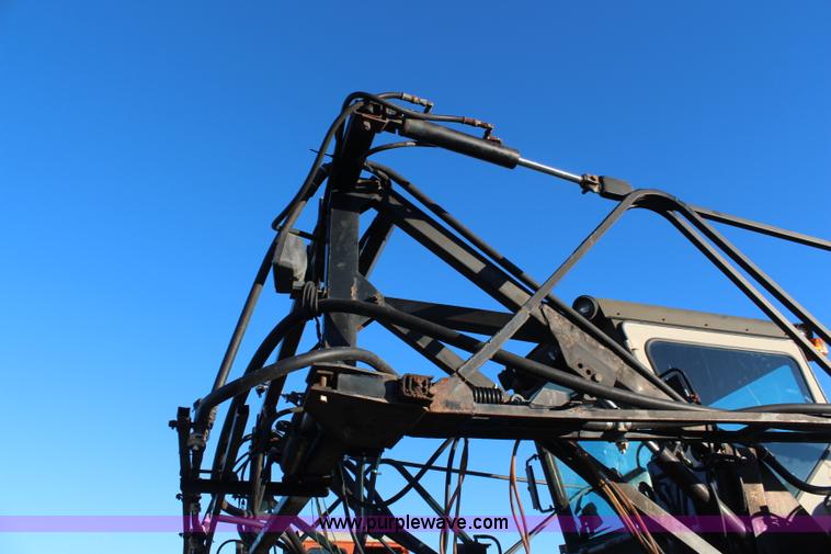 image for item I5961 1993 Hagie 280 self-propelled sprayer