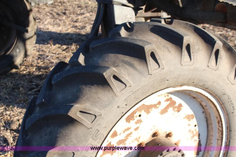 image for item I5961 1993 Hagie 280 self-propelled sprayer