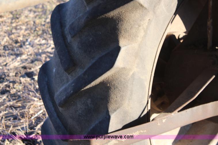 image for item I5961 1993 Hagie 280 self-propelled sprayer