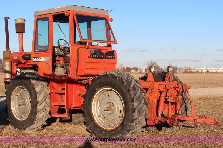 image for item I5962 1975 Massey-Ferguson 1505 4WD tractor