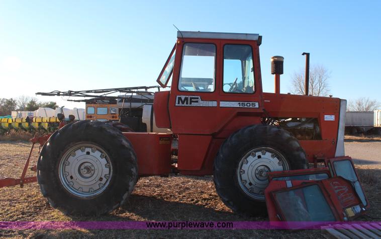 image for item I5962 1975 Massey-Ferguson 1505 4WD tractor