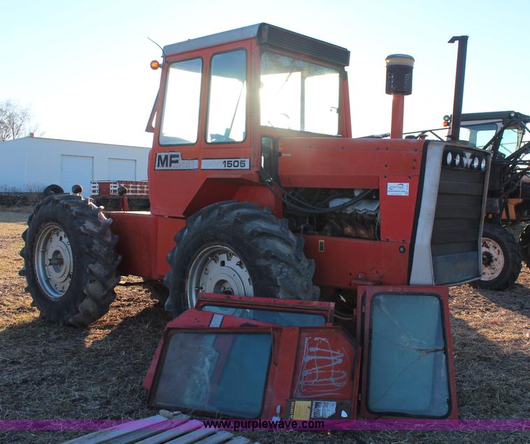 image for item I5962 1975 Massey-Ferguson 1505 4WD tractor