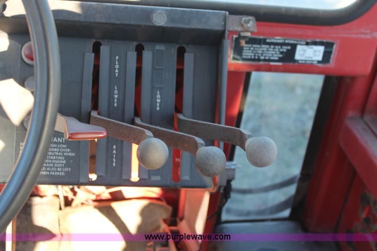 image for item I5962 1975 Massey-Ferguson 1505 4WD tractor