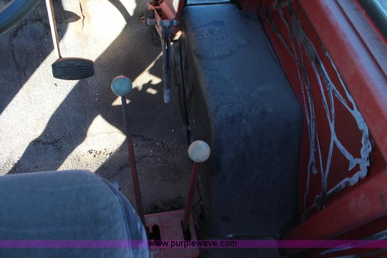 image for item I5962 1975 Massey-Ferguson 1505 4WD tractor