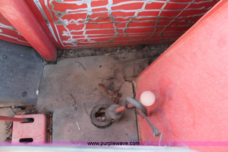 image for item I5962 1975 Massey-Ferguson 1505 4WD tractor